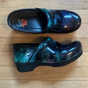 Dansko clogs, 38, new